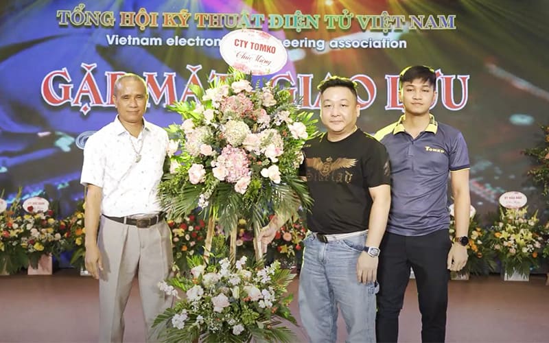 Tomko tham dự sự kiện họp mặt của Tổng Hội Kỹ thuật Điện Tử Việt Nam