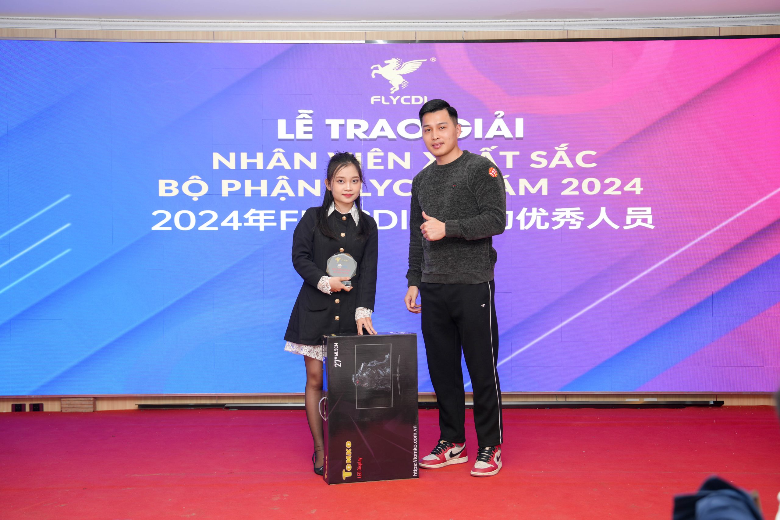 nhan vien xuat sac bo phan flycdi 2024