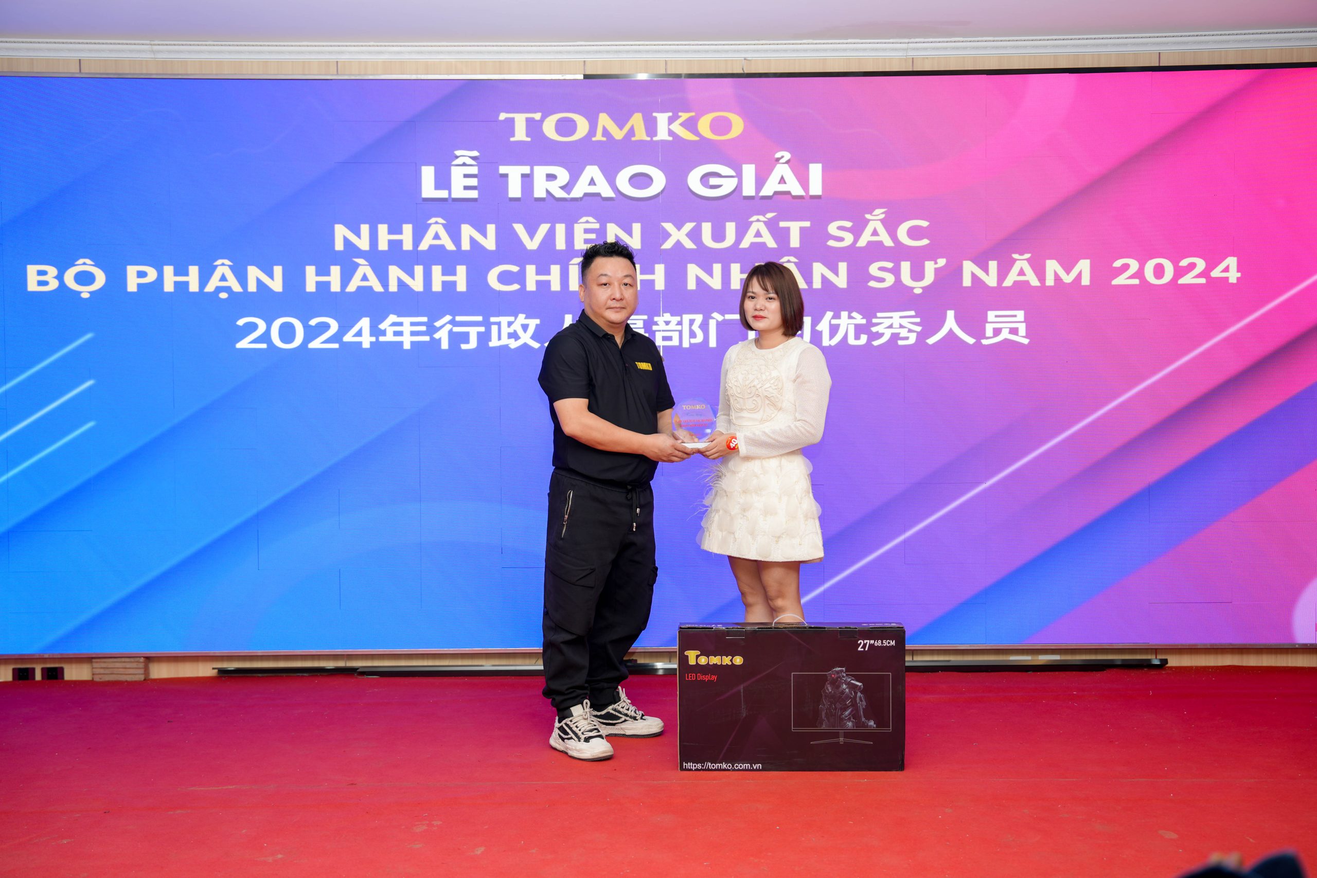 nhan vien xuat sac bo phan hanh chinh nhan su 2024