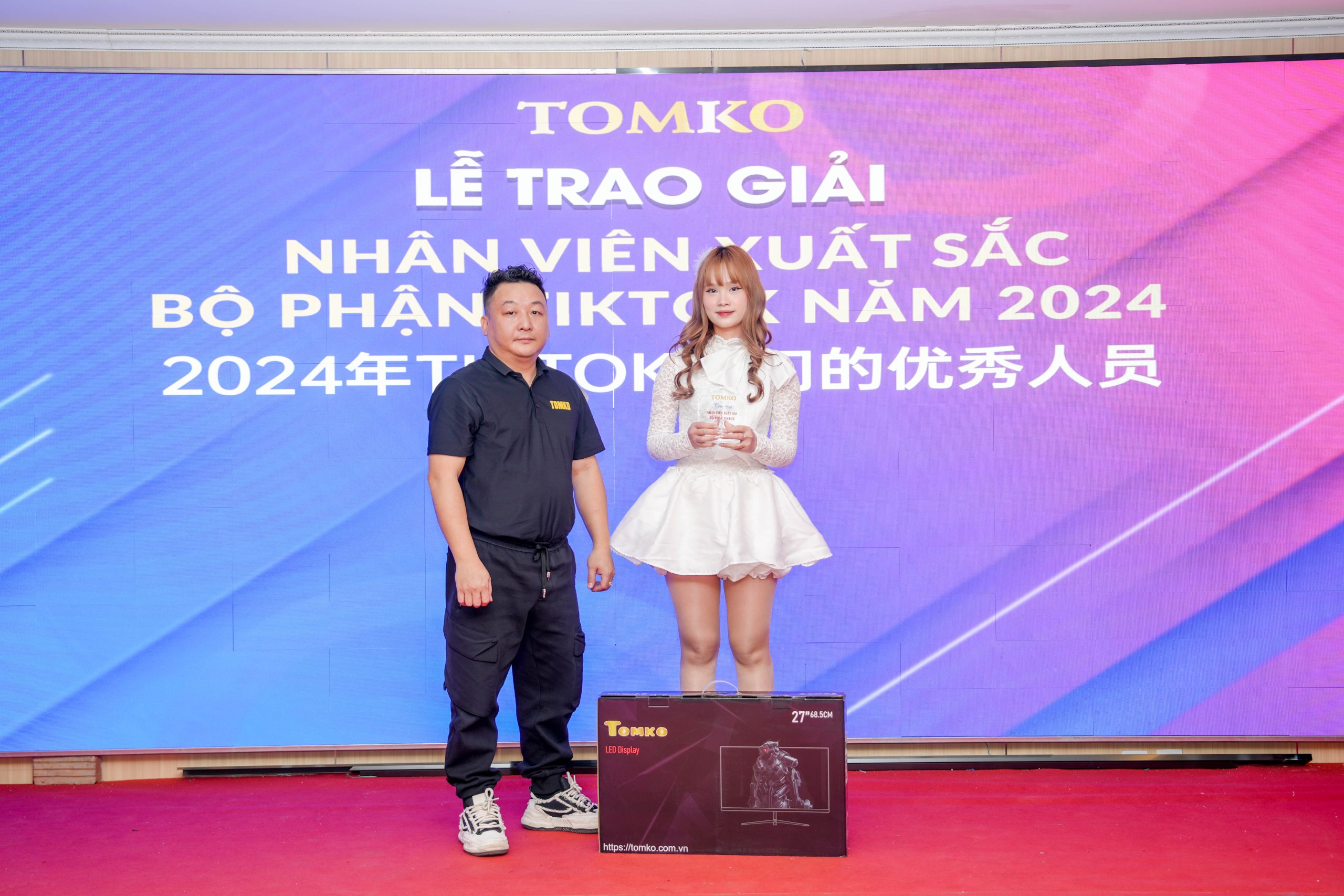 nhan vien xuat sac bo phan tiktok 2024